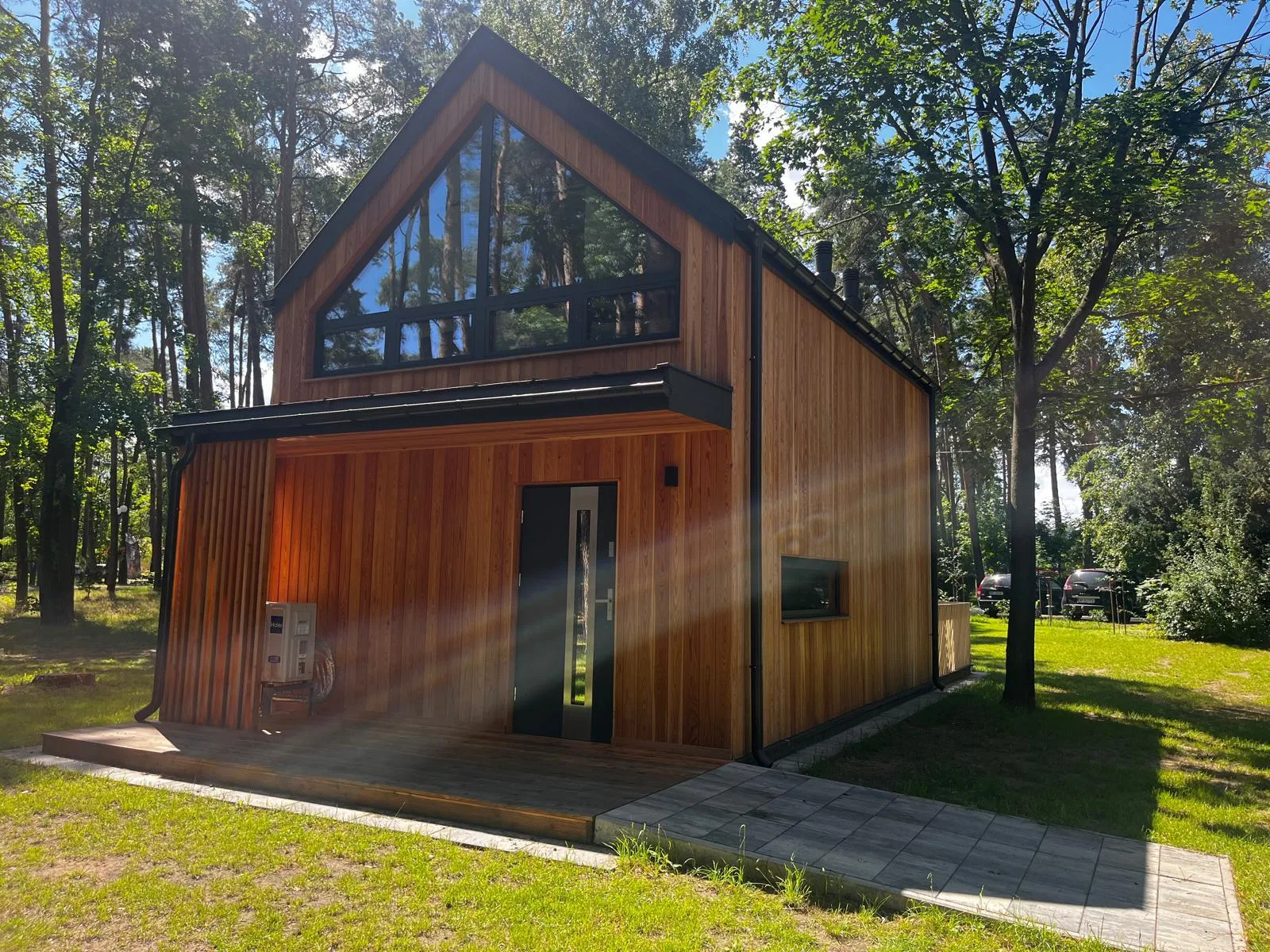 Tuinkantoor met moderne afwerking